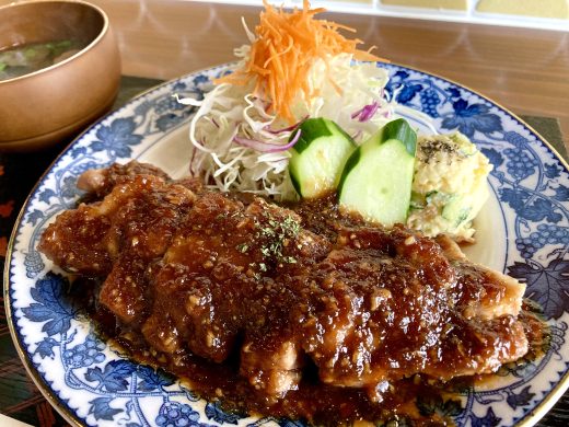 肉厚やわらか、「蜜や」さんの大和ポークのトンテキ定食